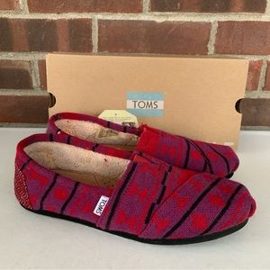 Toms Women’s Classic Red Faux Shearling Slip On Flats Shoes US 8 M NEW